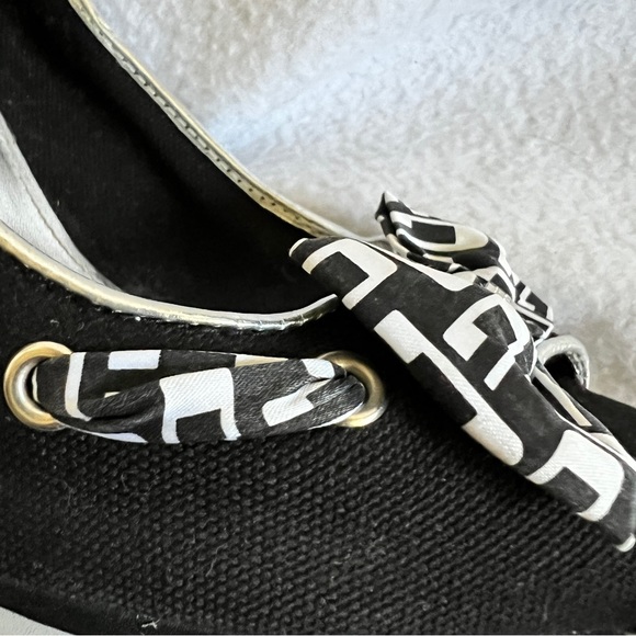 GUESS Tatyanna 2 Canvas Peep Toe Wedges - Picture 9 of 15